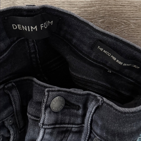 Aritzia Denim Forum Nico mid rise skinny crop 26 - Picture 4 of 5